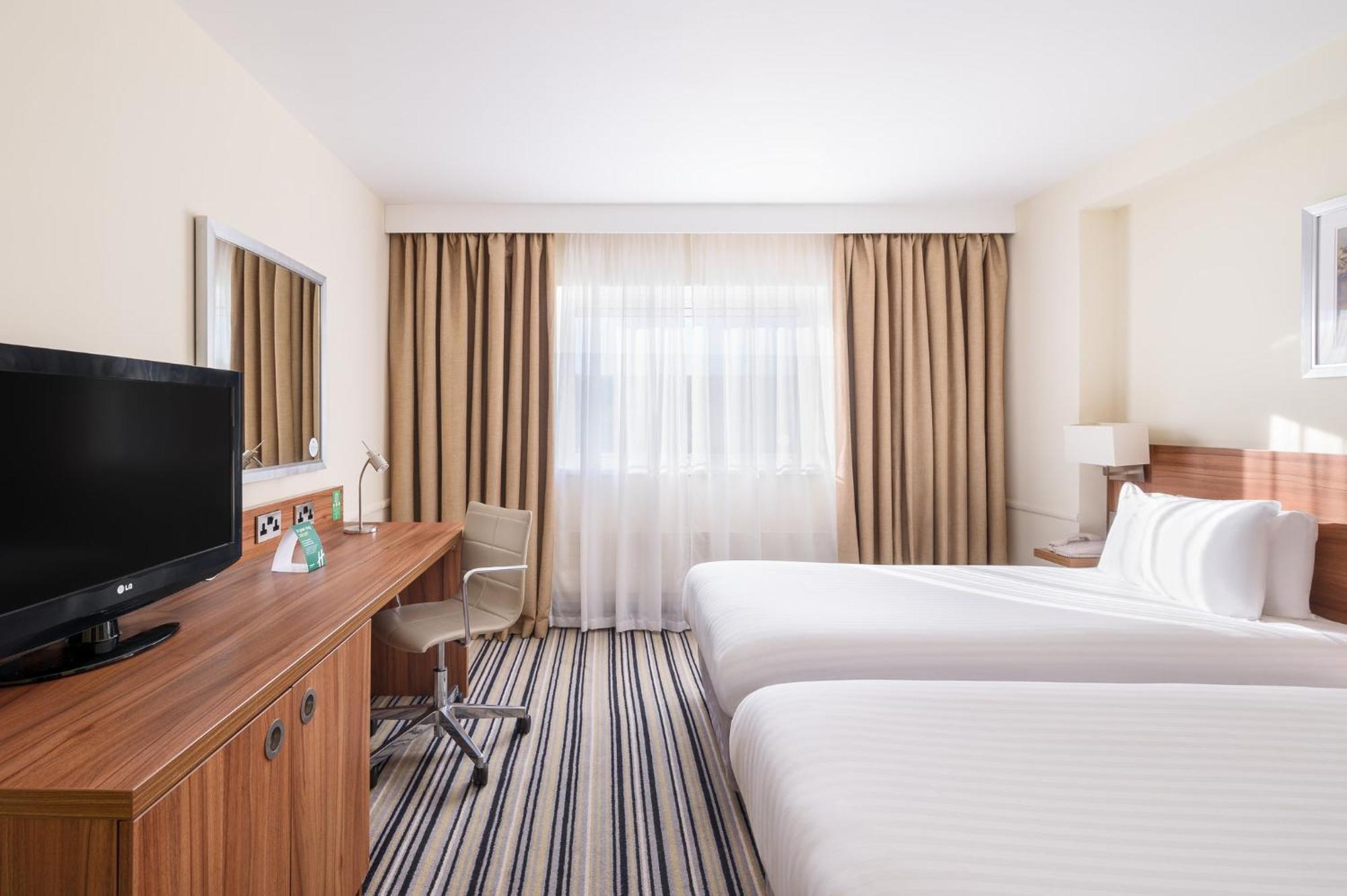Holiday Inn Haydock By Ihg Buitenkant foto